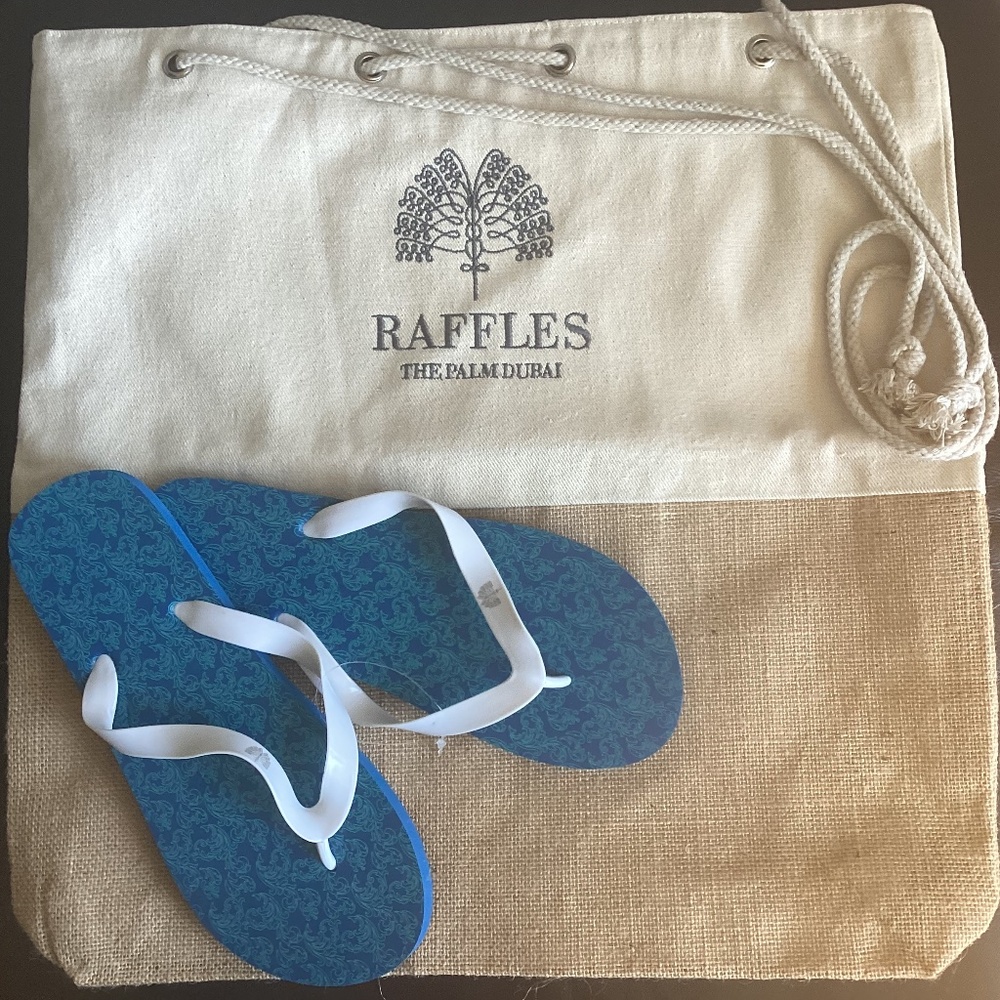 Tote Bag Large and Pair of Thongs FABULOUS RAFFLES DUBAI Summer Beach Canvas NEW